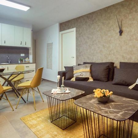 Authentic One Bedroom Apartment In City Center Jerusalem Exterior foto