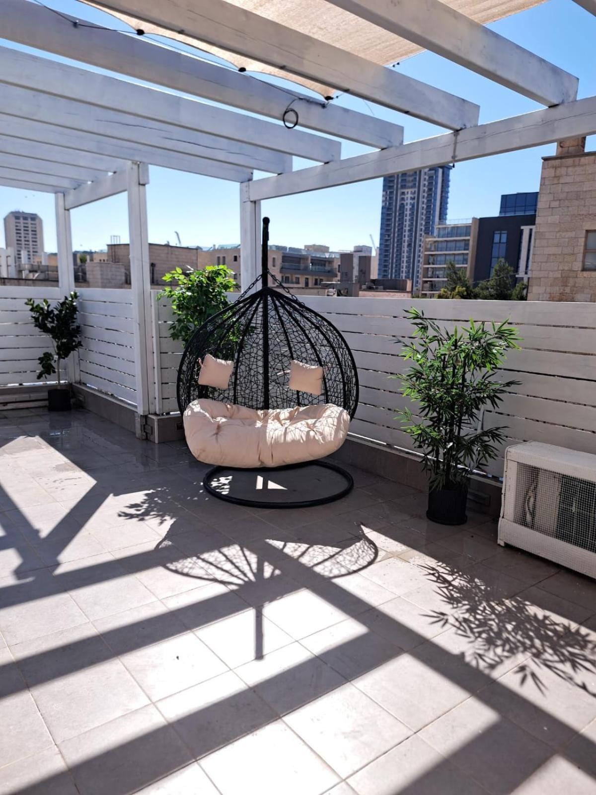 Authentic One Bedroom Apartment In City Center Jerusalem Exterior foto