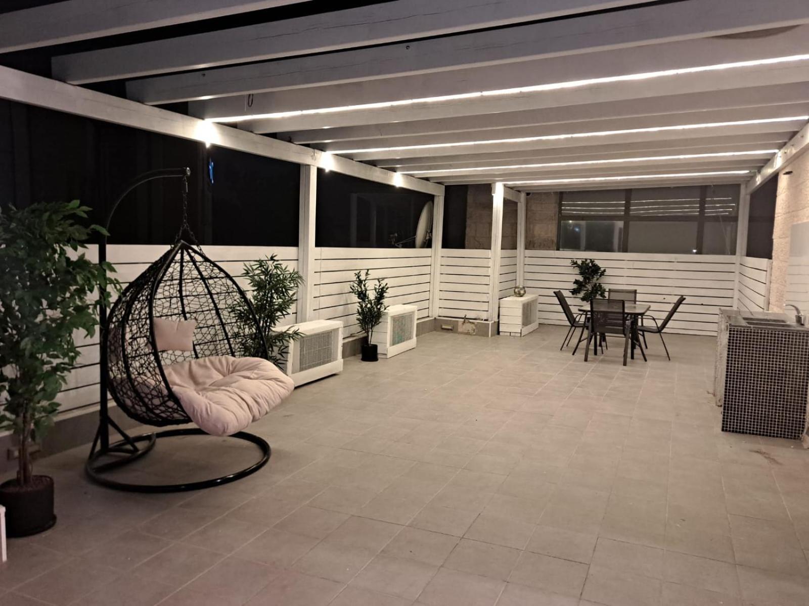 Authentic One Bedroom Apartment In City Center Jerusalem Exterior foto