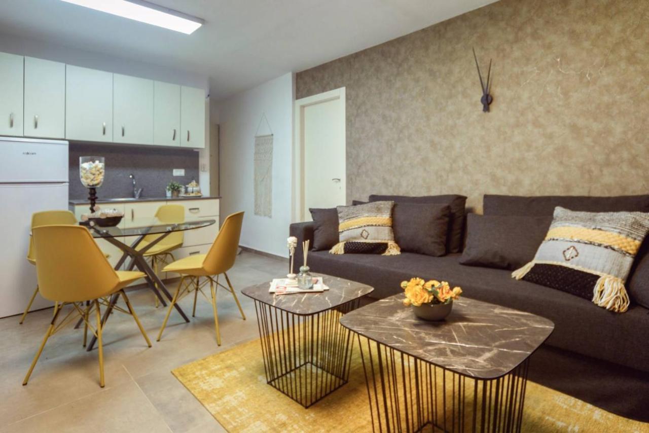 Authentic One Bedroom Apartment In City Center Jerusalem Exterior foto